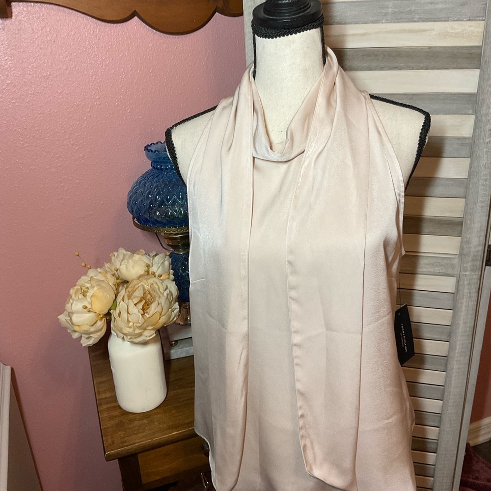 Sleeveless Cream Tommy Hilfiger blouse
